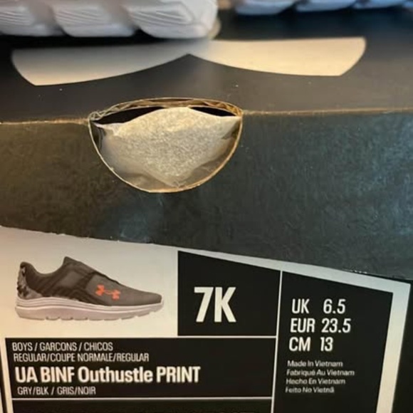 BRAND NEW toddler boy girl under armour binf outhustle print velcro shoes size 7 - Picture 6 of 6